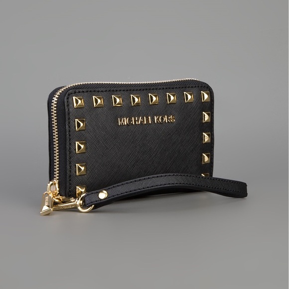 Michael Kors Handbags - Michael Kors Selma Stud Phone Case Wristlet